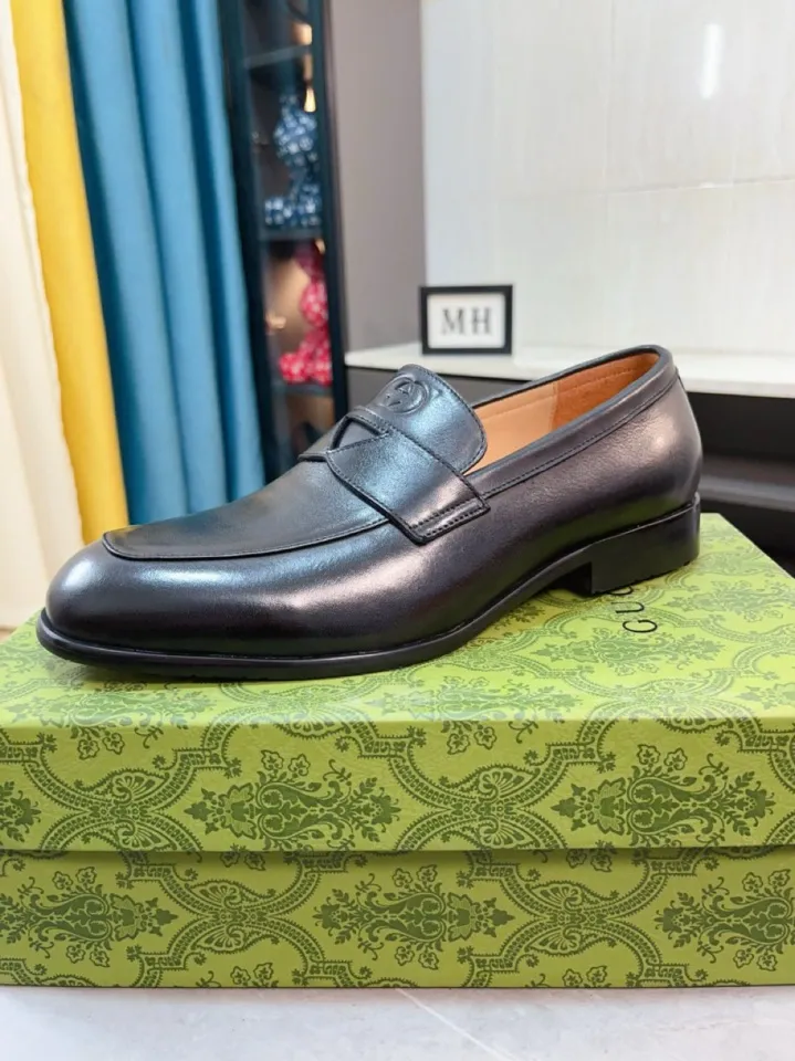 Men's shoes 💰500🌹🌹Niuli [GUCCI Gucci] A new style of formal men's leather shoes is coming~ The original quality upper is made of patent leather imported from Italy, the leather is soft and delicate, comfortable and soft first-layer cowhide lining, rubber wear-resistant outsole, the shoe shape is dignified and domineering, and the luxury charm cannot be concealed! The natural and free nouveau riche leads the trend. Code number: 38-44